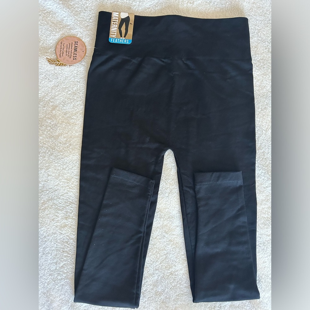 Feathers Black Leggings Maturity OS